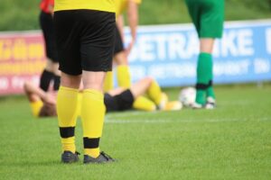 サッカーでの急停止による怪我を予防する方法は？