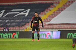 プロサッカー選手が前十字靭帯を予防するためのトレーニング方法は？