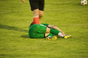 サッカーでの膝の怪我を予防するためのストレッチ方法は？